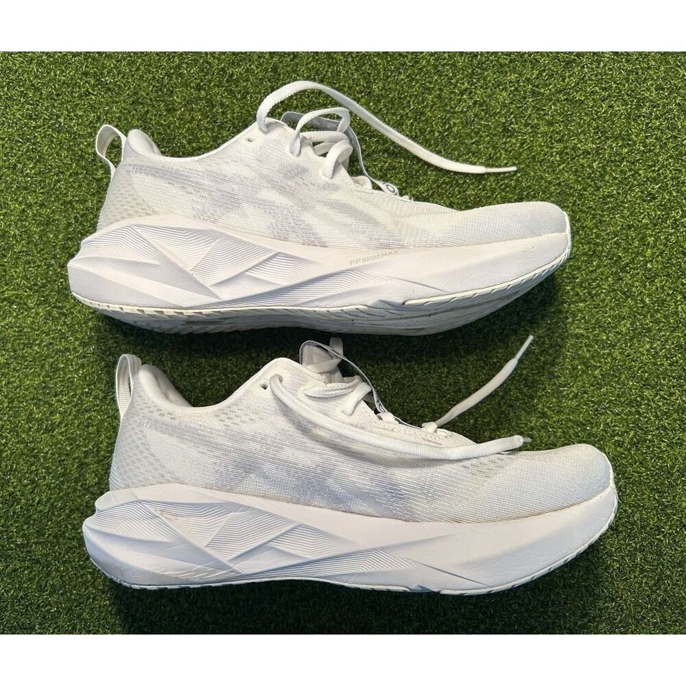 Asics Novablast 5 Women’s White Running Shoes 1012B765 Road Gym Trainer Size 9